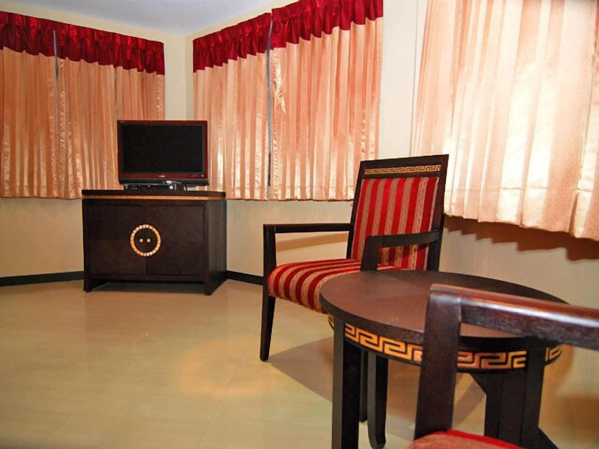 Lucky Palace Hotel Bangkok Luaran gambar