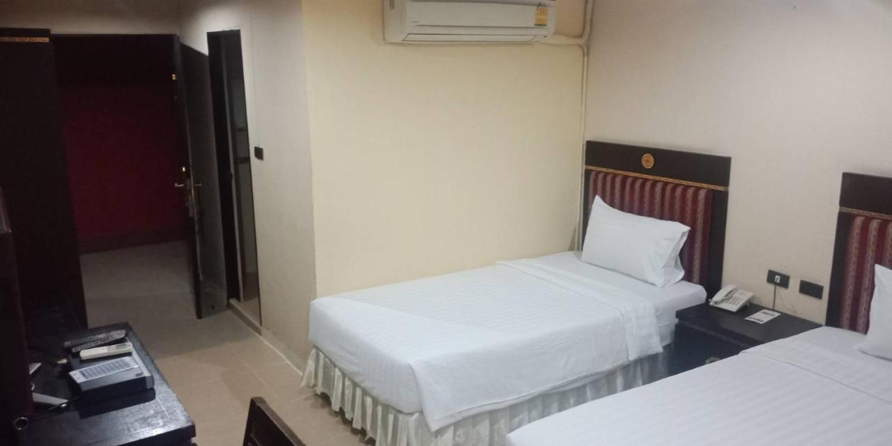 Lucky Palace Hotel Bangkok Luaran gambar