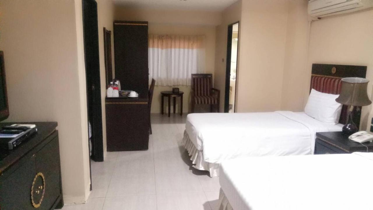 Lucky Palace Hotel Bangkok Luaran gambar
