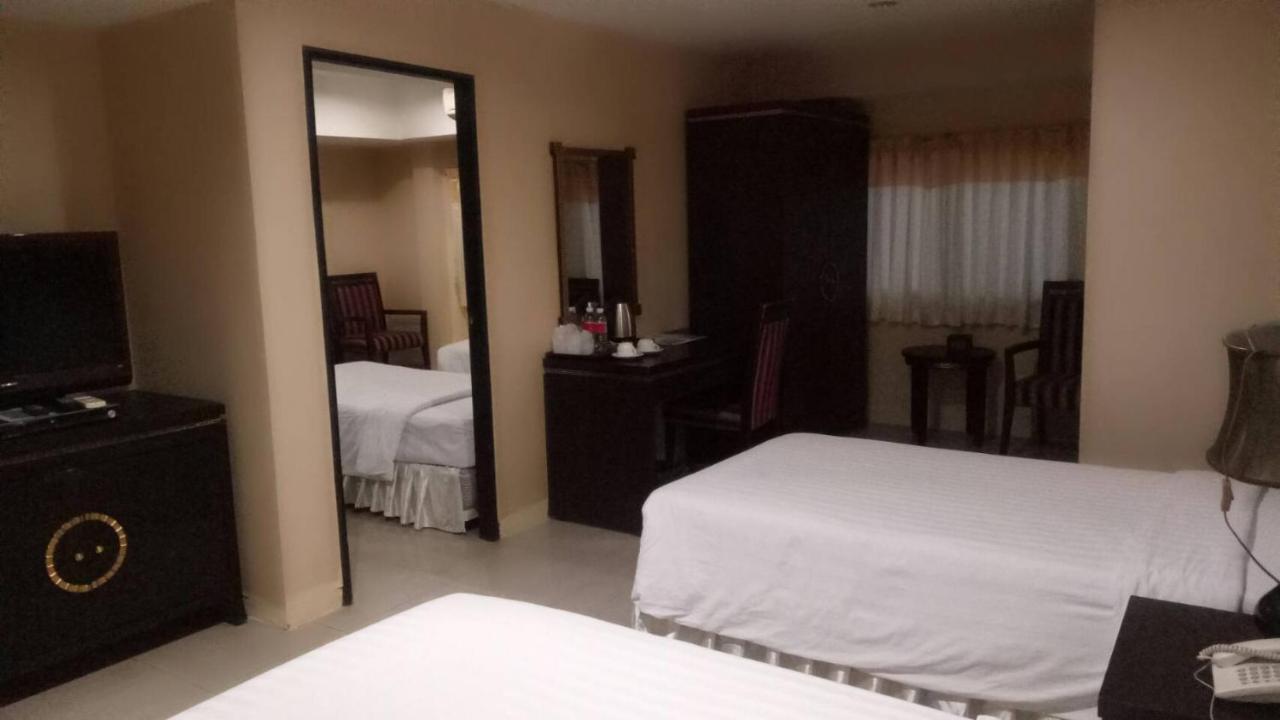 Lucky Palace Hotel Bangkok Luaran gambar