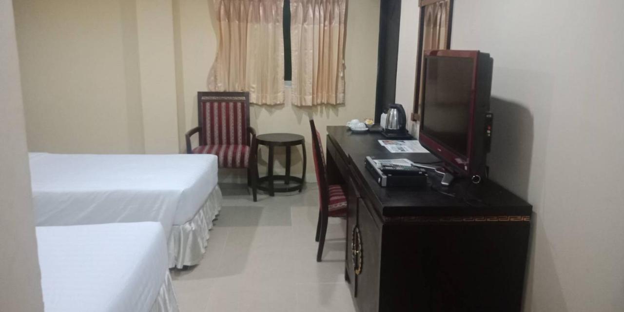 Lucky Palace Hotel Bangkok Luaran gambar